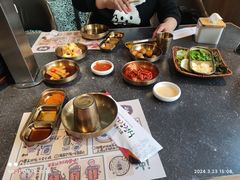 -草家酱蟹炭火烤肉店(珲春南路二店)