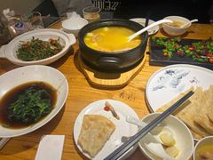 -苹果树下艺术餐厅(宋庄店)