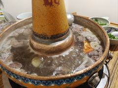 -毛辣果·贵州红酸汤牛肉火锅(西单店)