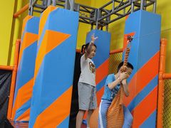 -爱蹦iBOON蹦床运动馆(江汉店)