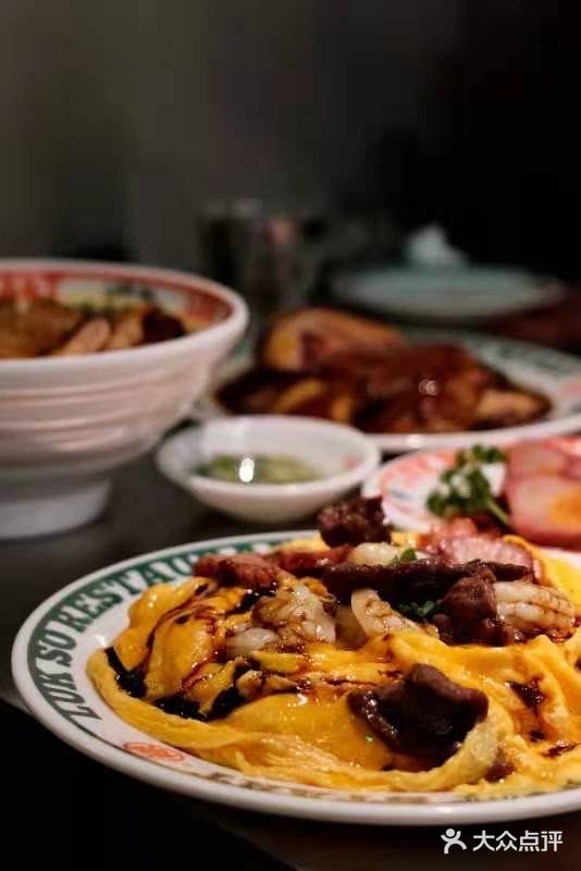 比一般的炼乳好吃多了，爆珠里面是豆沙，也很特别