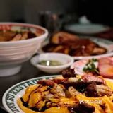 比一般的炼乳好吃多了，爆珠里面是豆沙，也很特别