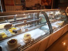 面包甜点陈列柜-老大昌(淮海中路店)