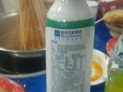 唯怡豆奶-马路边边串串香(涑河南街店)