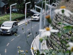 -彳亍咖啡·这里(水湾路店)