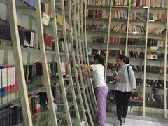 -钟书阁(松江泰晤士小镇店)