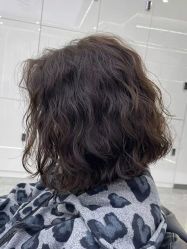 点击看大图 -V8潮牌·接发烫染连锁