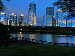 -万绿园