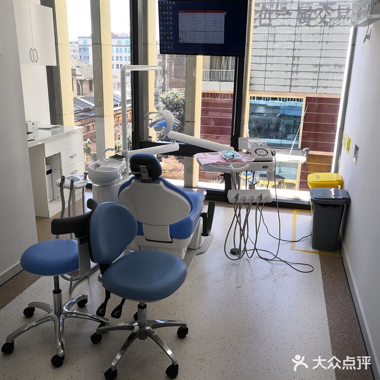 年过半百，从未想过要去洁牙，感谢大众点评送给我一次云