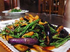 -东来菜馆•手抓海鲜家常菜•海鲜锅贴(鸽子窝店)