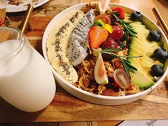 牛油果堅果優格盤-Mark&Mars Restaurant