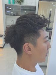 -V7 HAIR SALON