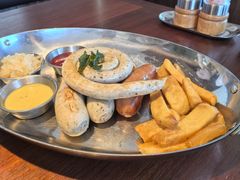 -MONICH牛排融合餐厅(和义大道购物中心店)