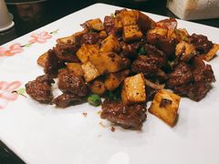 杏鲍菇炒牛柳-東舍食唐精品陕菜馆