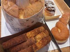 手撕戚风蛋糕-巴黎贝甜(大宁国际商业广场店)