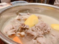 宁夏盐池滩羊手抓肉-丝路金桃·新疆菜(徐汇店)