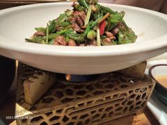 -老滇山寨•云南特色菜•地方菜•民族风情歌舞表演(金碧店)