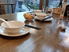 靠窗位-素行天下(国投财富广场店)