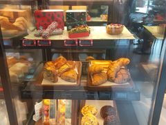 面包甜点陈列柜-星巴克臻选(深圳龙岗万科店)