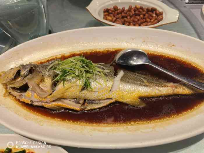 余记海鲜(合生广场店)-"菜心没盐味,白水煮的一样.鱼好吃,但是是.