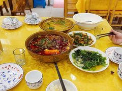 -乡土特色.冷锅鱼.牦牛肉汤锅