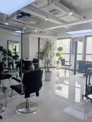 -V7 HAIR SALON