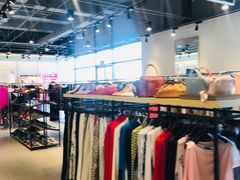 -MaxMara(燕莎奥特莱斯店)