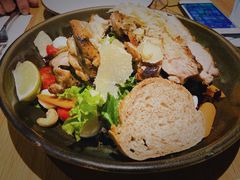 鸡肉牛油果沙拉-The Diner X餐厅(青岛万象城店)
