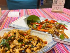 -香巴拉云南餐厅(华莱坞店)