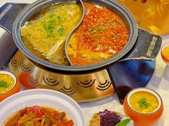 -阿瓦山寨·湘菜现炒·剁椒鱼头王(咸阳总店)