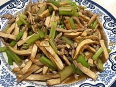 青椒干子炒肉丝-南京点赞小馆