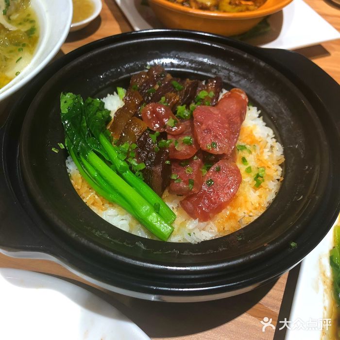 胜记凯心茶餐厅(汇金财富广场店)经典腊味煲仔饭图片