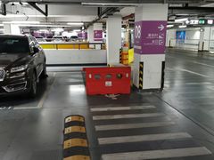 -虹桥火车站-停车场