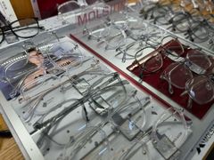 -优医视平价眼镜蔡司依视路折扣工厂店(十里堡店)