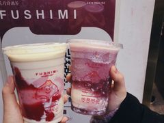 招牌草莓大福奶茶大杯-伏小桃(明瓦廊店)