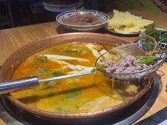 -洱火云南酸菜牛肉火锅(石景山当代商城店)