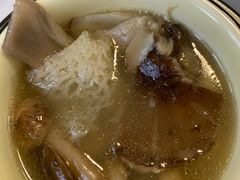 -菌之家·专业纯野生菌火锅·特色炒菌