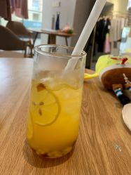 手摇桃桃-hy coffee美容美甲护肤