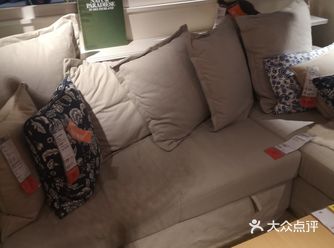 最爱的宜家的沙发,第一眼就被它的简单别致吸引