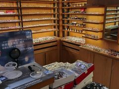 -优医视平价眼镜蔡司依视路折扣工厂店(十里堡店)