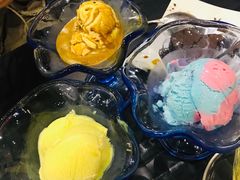 榴莲冰淇淋-吱咖啡西式简餐