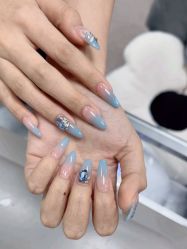 -芊屿芊浔美甲