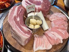 -唯成•韩国炭火烤肉 유성고기