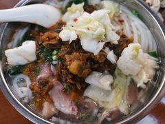 -鸿浩扒猪脚米线