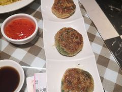 w香煎腐皮虾饼-新大咀港式茶餐厅(宝山万达店)