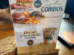 -Ribs & Burgers The Rocks