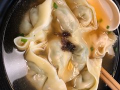 -何太太馄饨面铺(大浒东苑店)