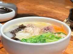 上鸡汤捞米线-云海肴·汽锅鸡·云南代表菜(美罗城店)