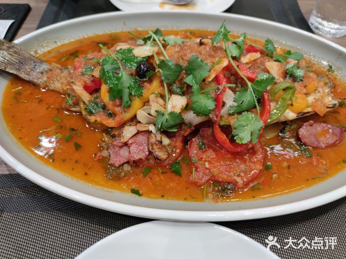 源·新派中西餐厅(青蓝山美食一条街店)葡式烧鲈鱼图片