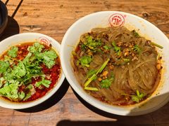-万记麻辣烫国展总店